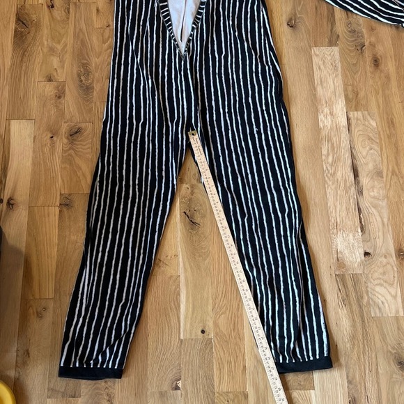 NWOT Tim Burtons THE‎ NIGHTMARE BEFORE CHRISTMAS Pajamas SZ L READ - Picture 2 of 5